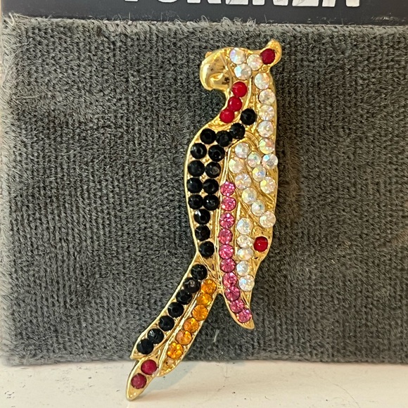 Forenza Jewelry - Vintage Rhinestone Parrot Brooch